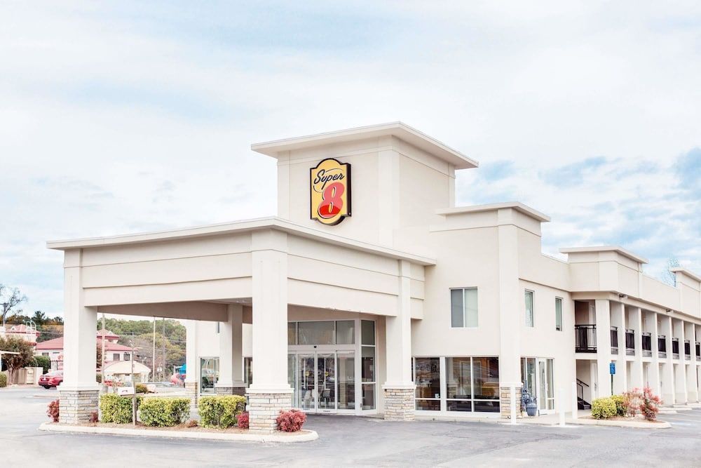 Super 8 by Wyndham Dalton 1