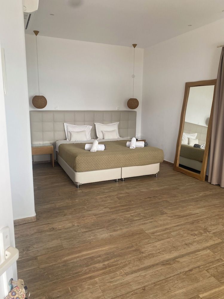 Only yours , Mykonos - Private pool & sea view suites near Scorpios 2