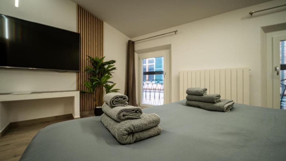ESTENSIA Room & Suite 2