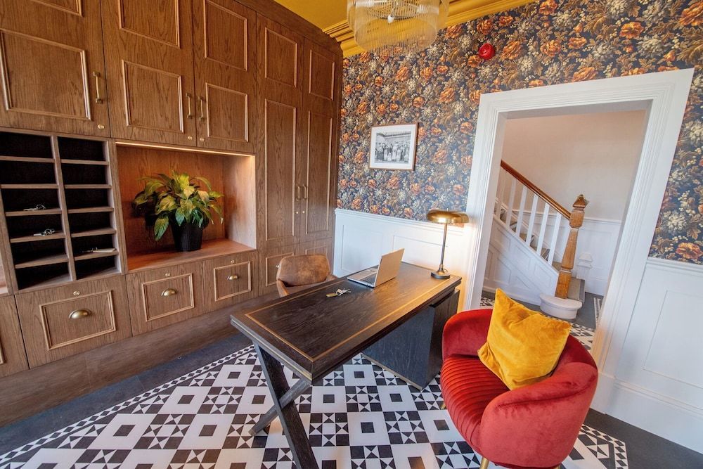 The Carre Arms Hotel & Restaurant 2