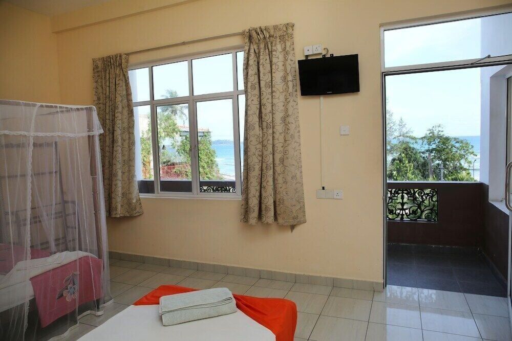 New Golden Bay Resort Weligama 2