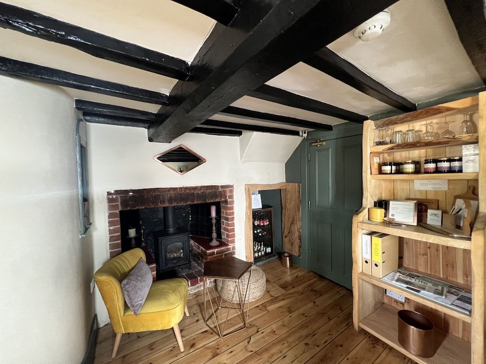 Cottage Lodge Hotel 2