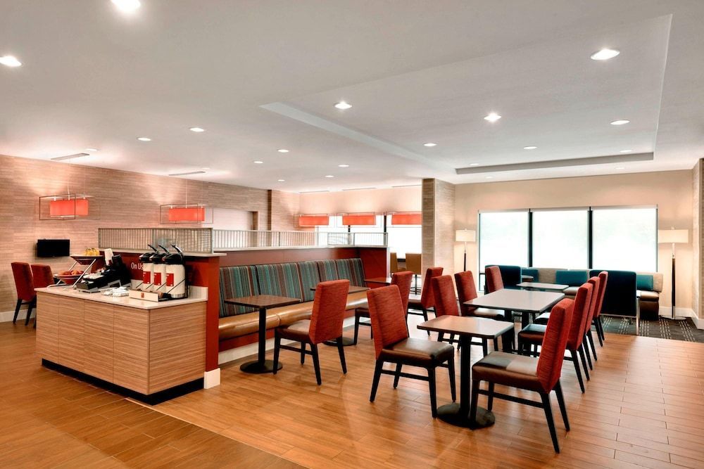 TownePlace Suites by Marriott Pittsburgh Airport/Robinson Township 2
