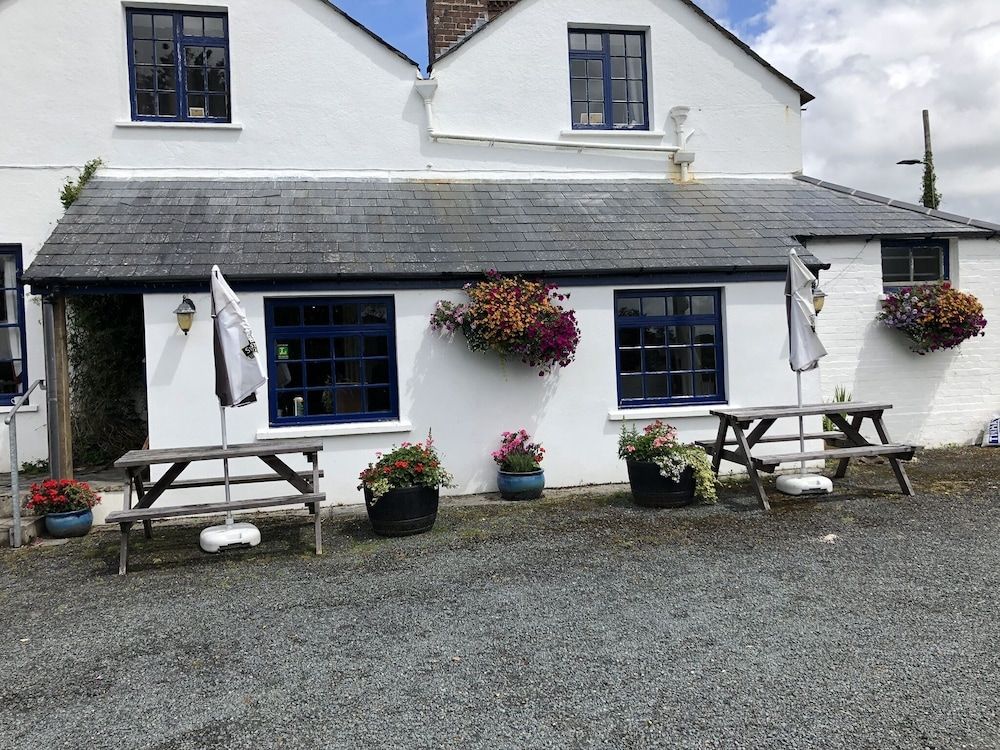 Blue Lion Inn 1