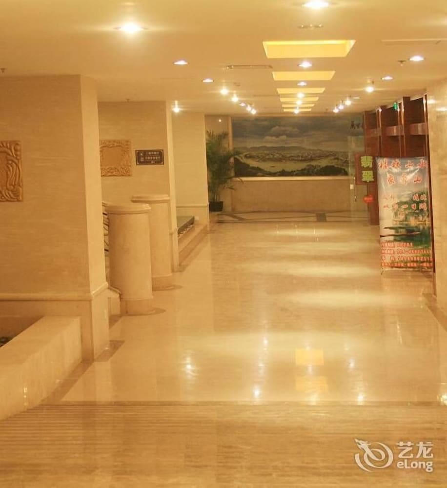 Hilton Garden Inn Chengdu Tianfu Panda Tower 2