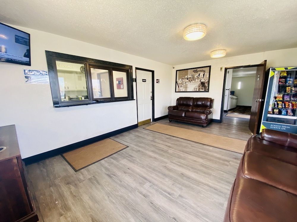 Super 8 by Wyndham Wyoming/Grand Rapids Area 1
