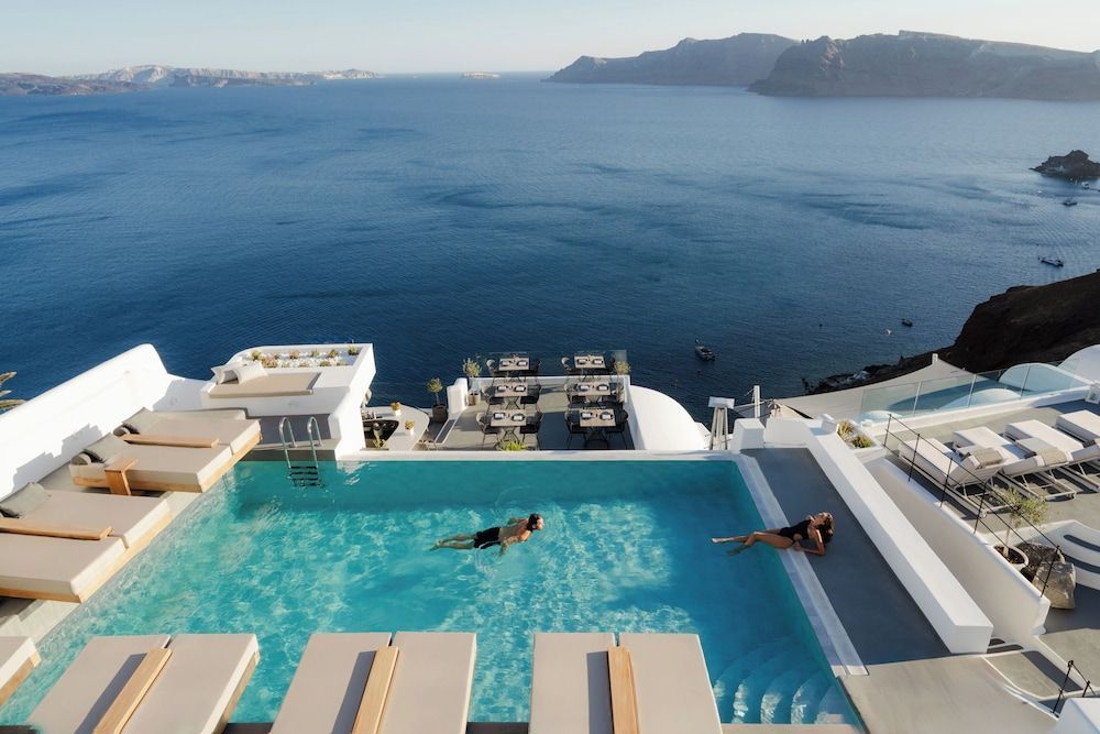 La Perla Villas and Suites - Adults Only 1