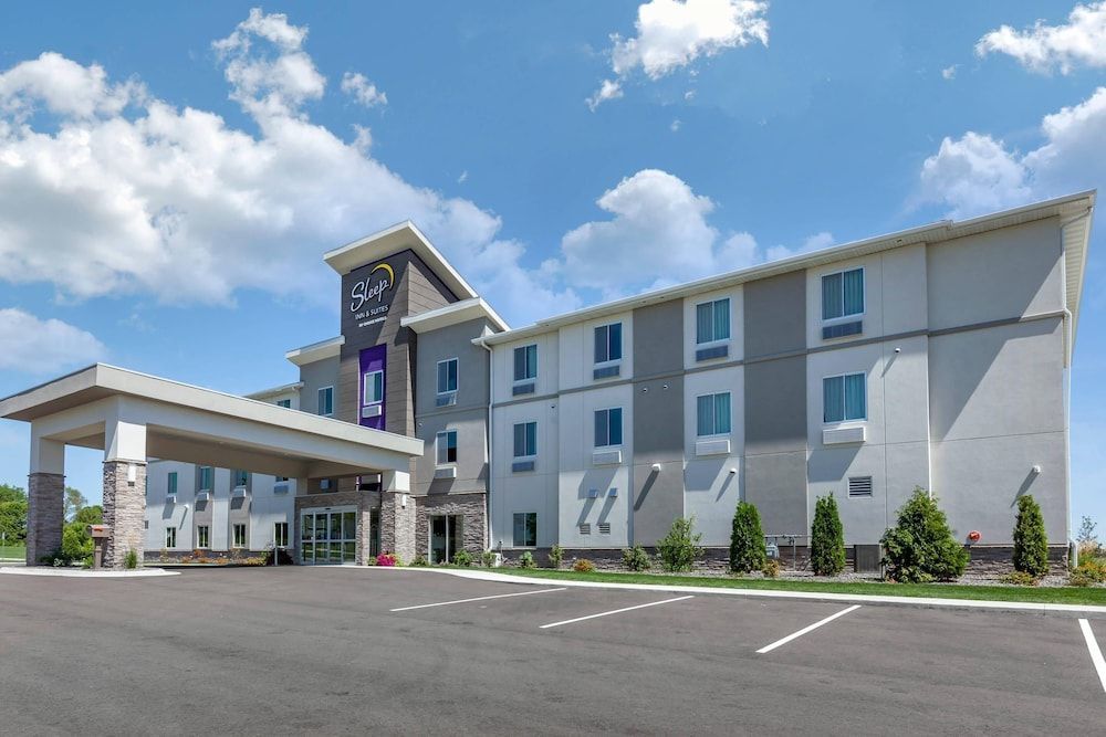 Sleep Inn & Suites Lancaster-Platteville 1
