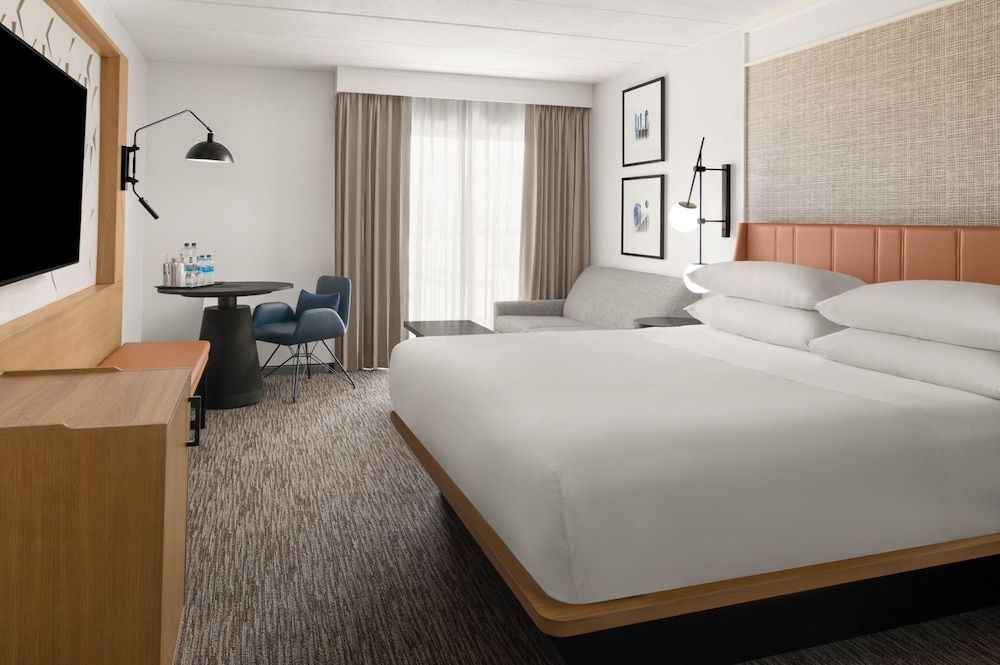 Sheraton Milwaukee Brookfield 1
