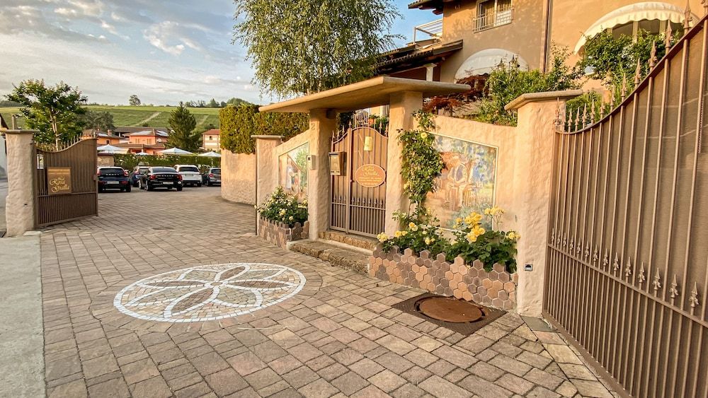 La Rosa Gialla Bio Apartments & rooms 1