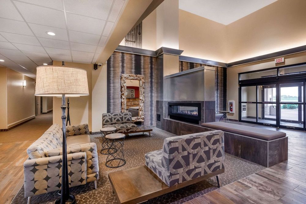 Comfort Suites Burlington 1