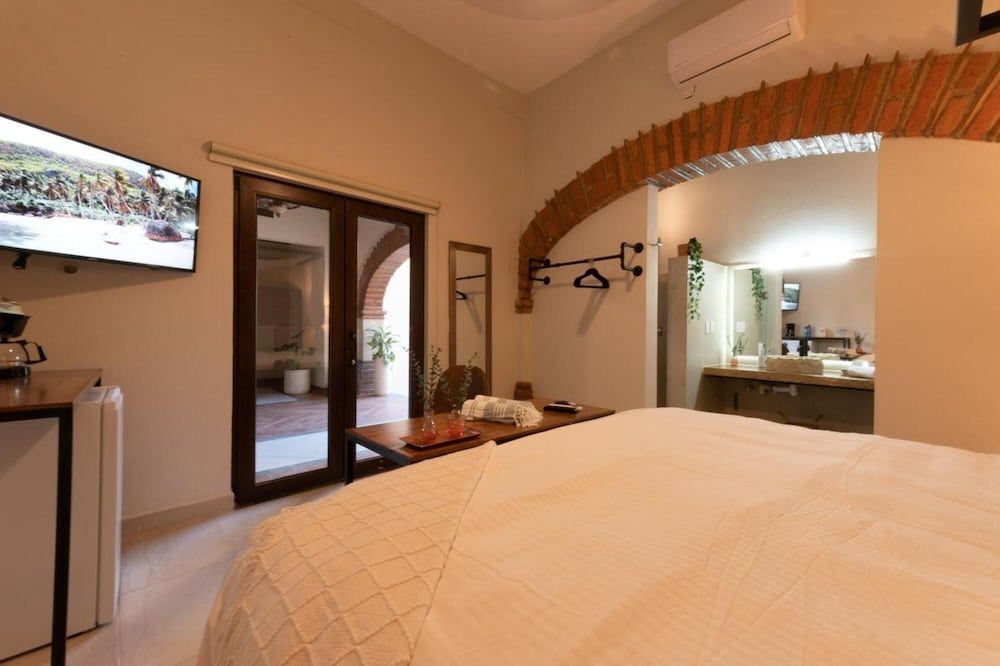 Casa Victoria Malecon - Only Adults 2