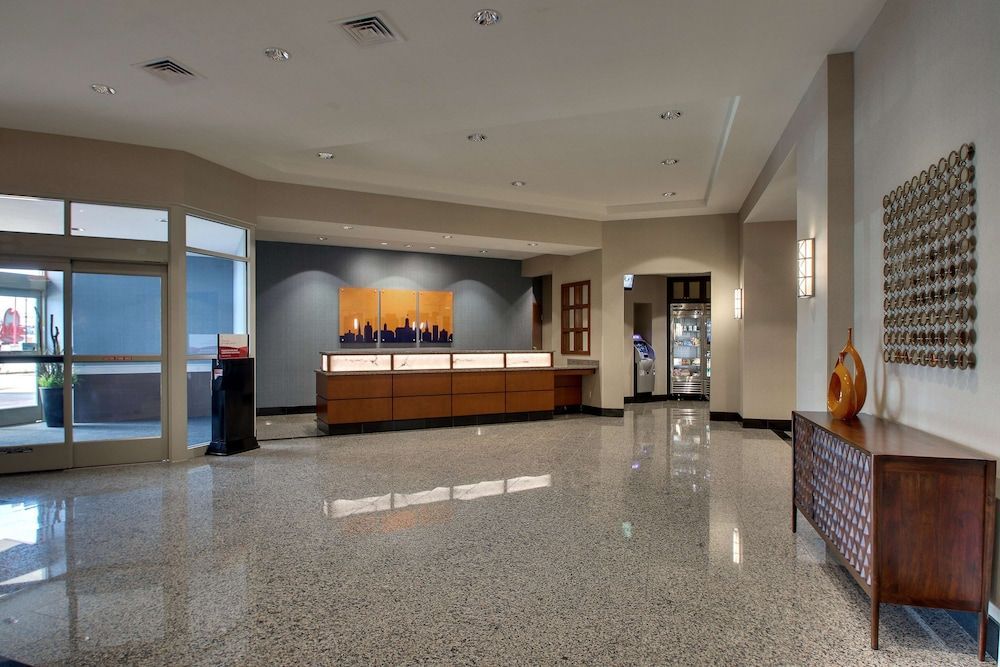Drury Inn & Suites Iowa City Coralville 2