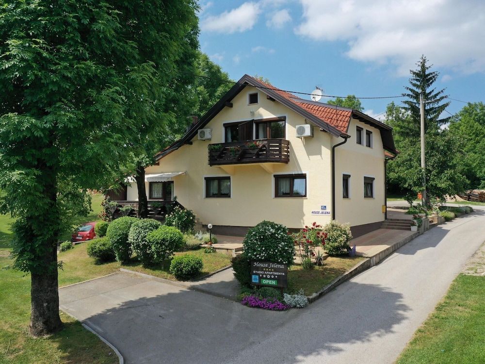 Boutique Apartment in Selište Drežnićko with Garden 1
