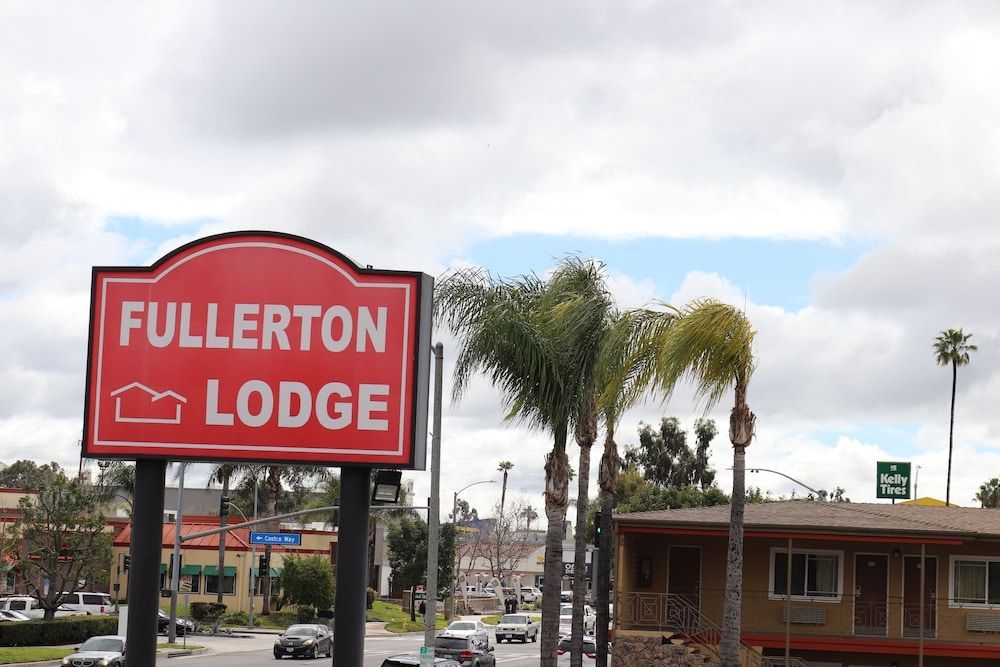 Fullerton Lodge 1