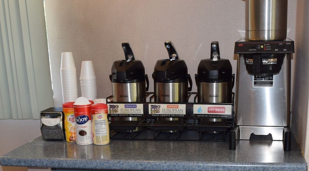 Red Roof Inn & Suites Statesboro - University 1