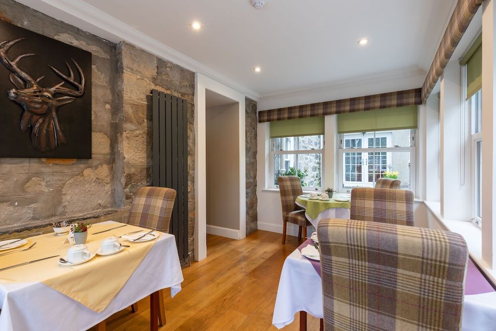 Craigroyston House & Lodge 1
