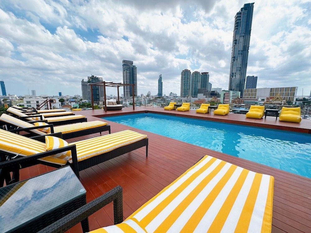 Miloft Sathorn Hotel 1