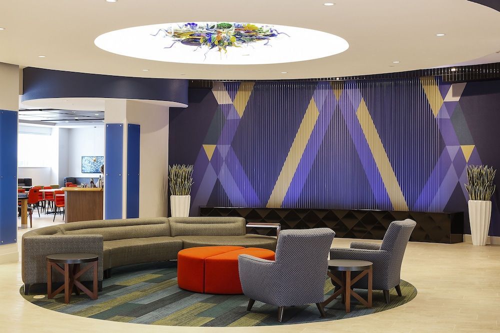 Holiday Inn Express & Suites LOUISVILLE DOWNTOWN by IHG 2