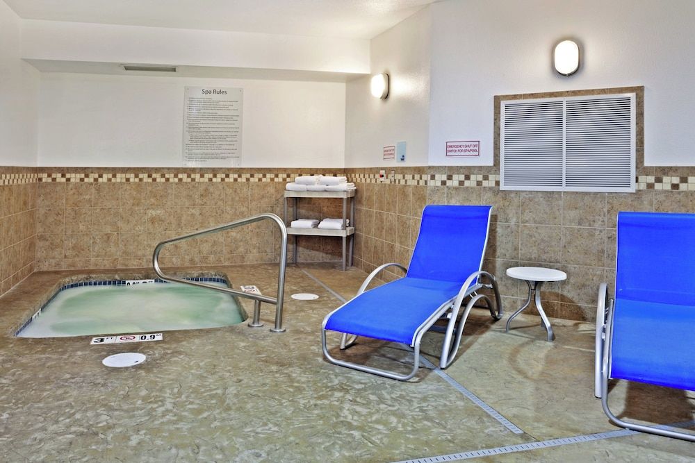 Holiday Inn Express & Suites VANCOUVER MALL/PORTLAND AREA by IHG 1