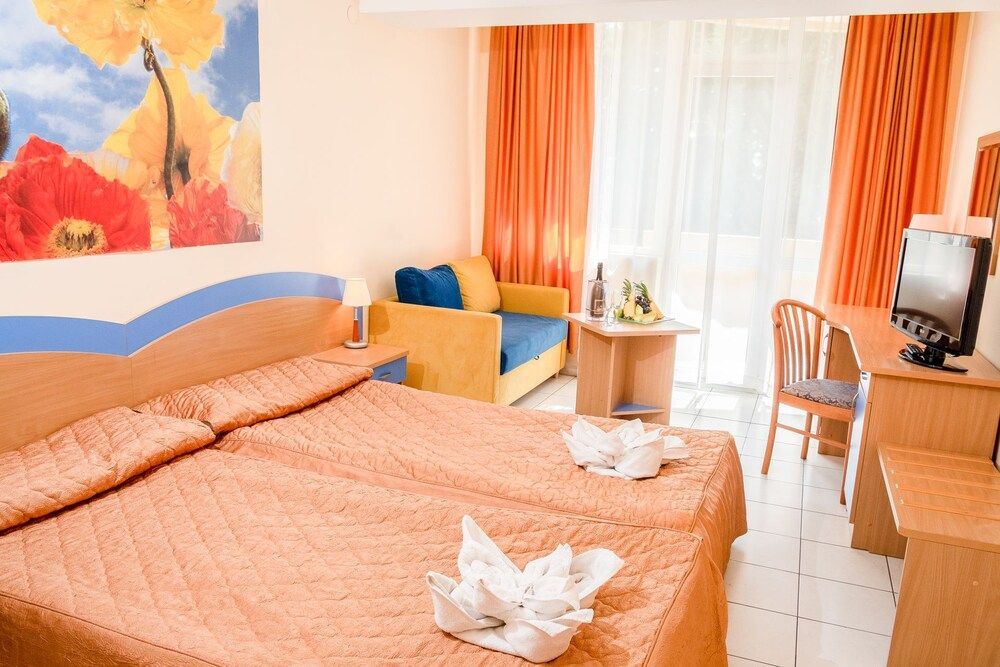Hotel Dolphin 2