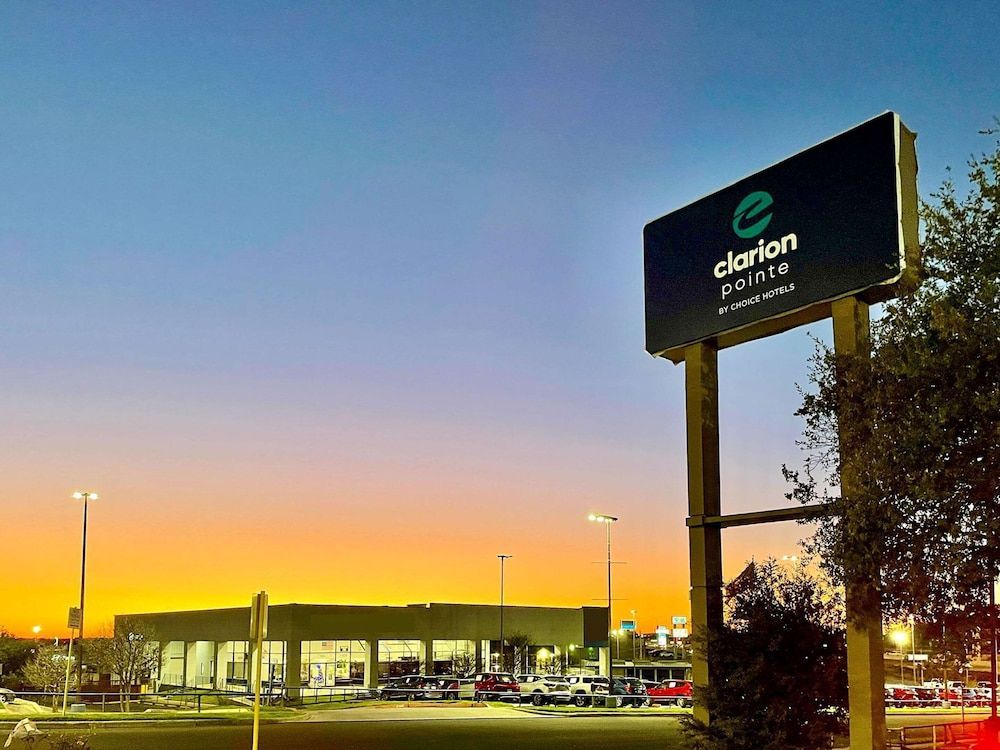 Clarion Pointe near Medical Center 1