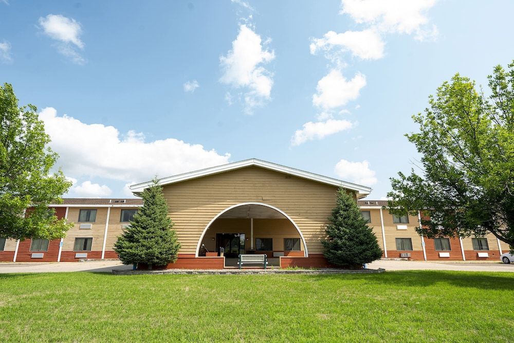 OYO Hotel Redwood Falls near Jackpot Casino 1