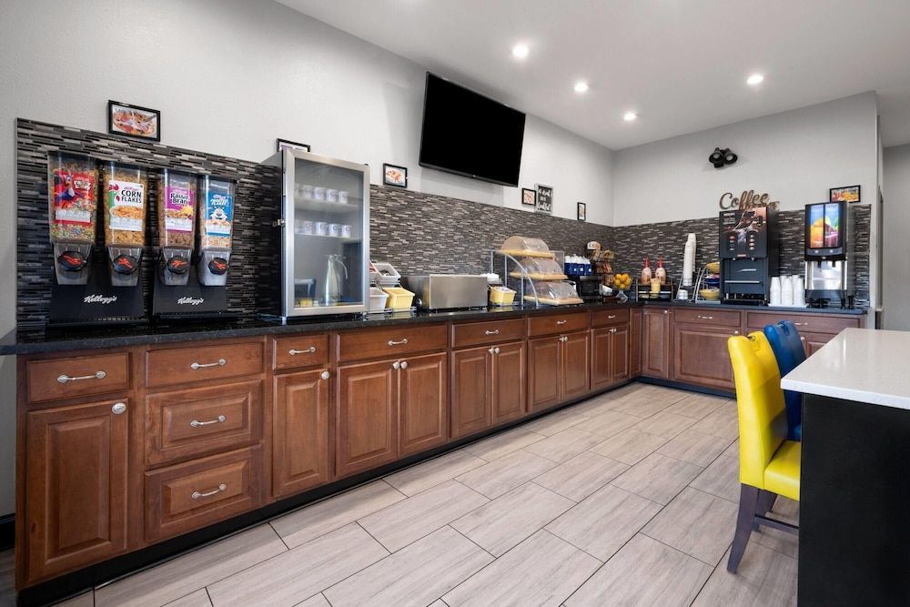 Days Inn by Wyndham Mauldin/Greenville 1