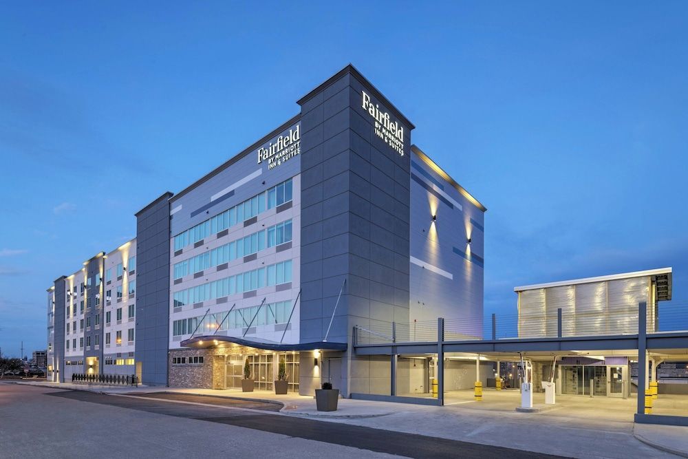Fairfield Inn and Suites by Marriott St Louis Downtown 1