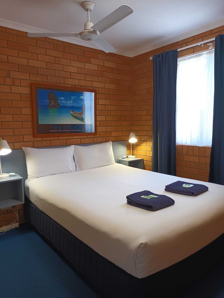 Bosuns Inn Motel 1