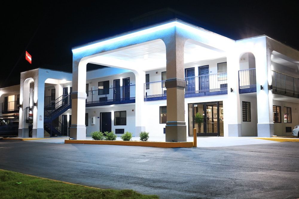 Clarion Pointe 1