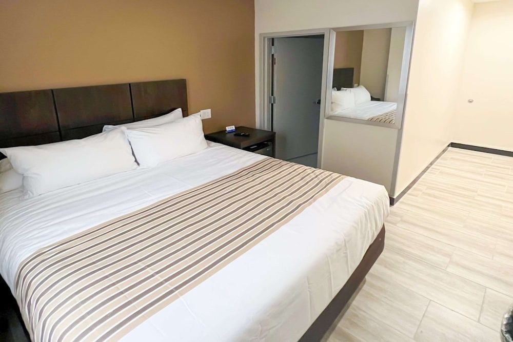 Rodeway Inn Brooklyn - Brownsville 2