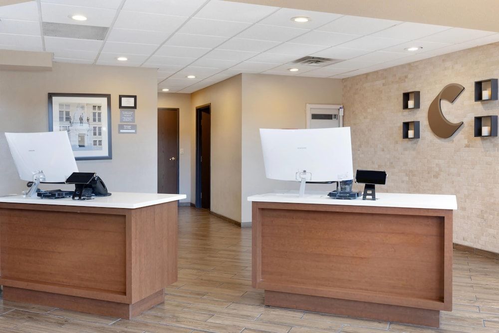 Comfort Inn & Suites Wichita Northeast 2