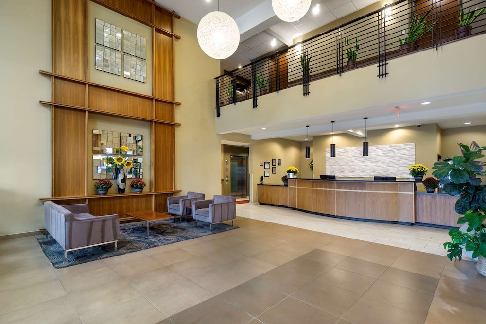 Best Western Plus Lacey Inn & Suites 2
