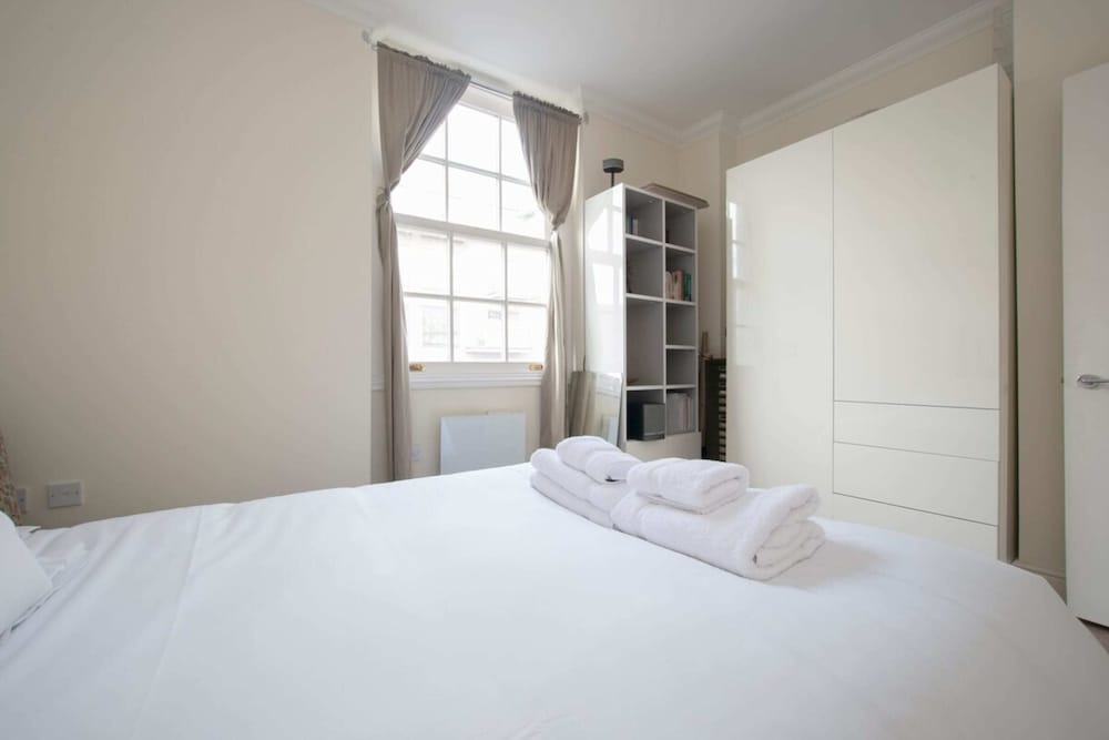 Unique and Cozy 1 Bed Flat in Dalston 2
