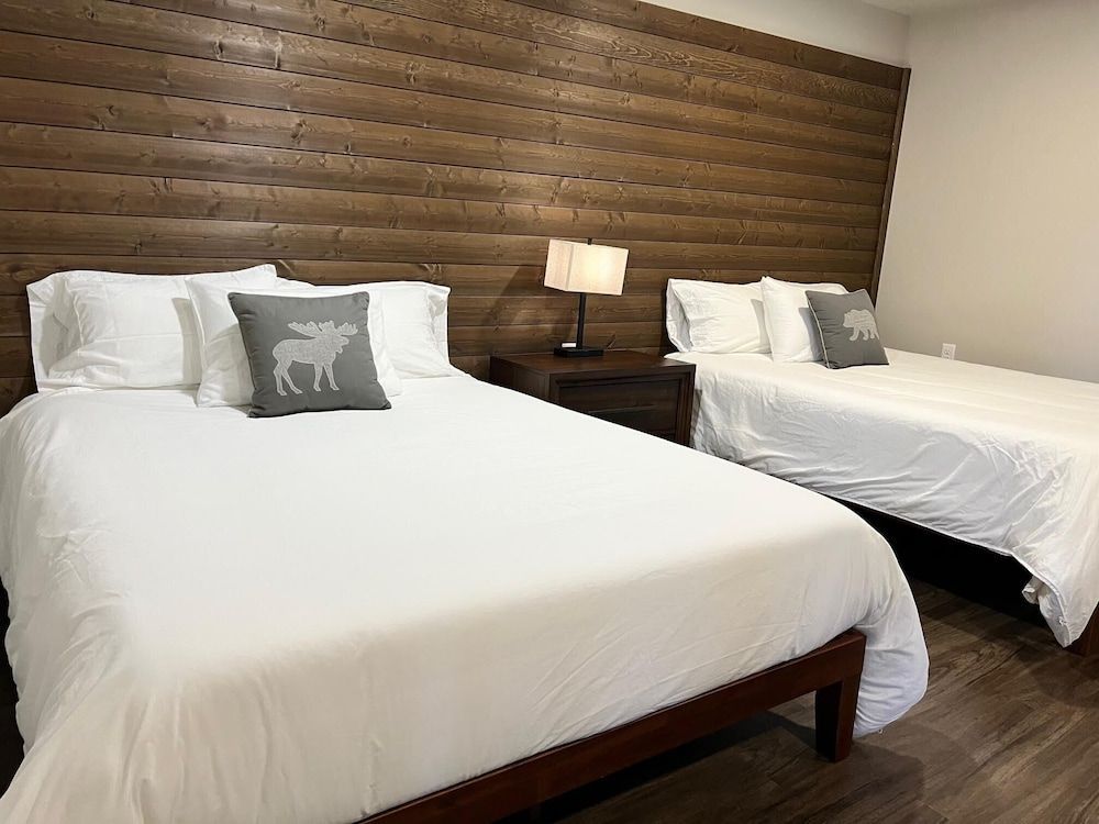 Spruce Lodge 1