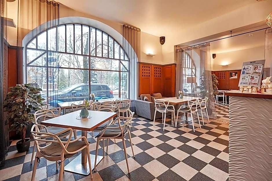 Barclay Hotel 1