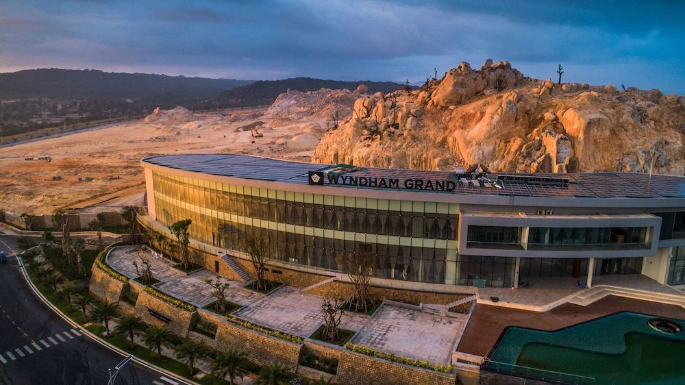 Wyndham Grand KN Paradise Cam Ranh 2