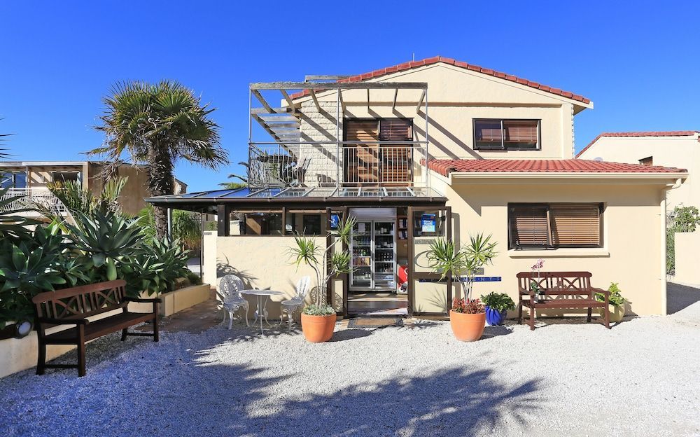 Onetangi Beach Apartments 1