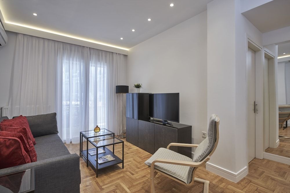 Elite Living 2bd Apt next to Hilton-Ilisia Park 1