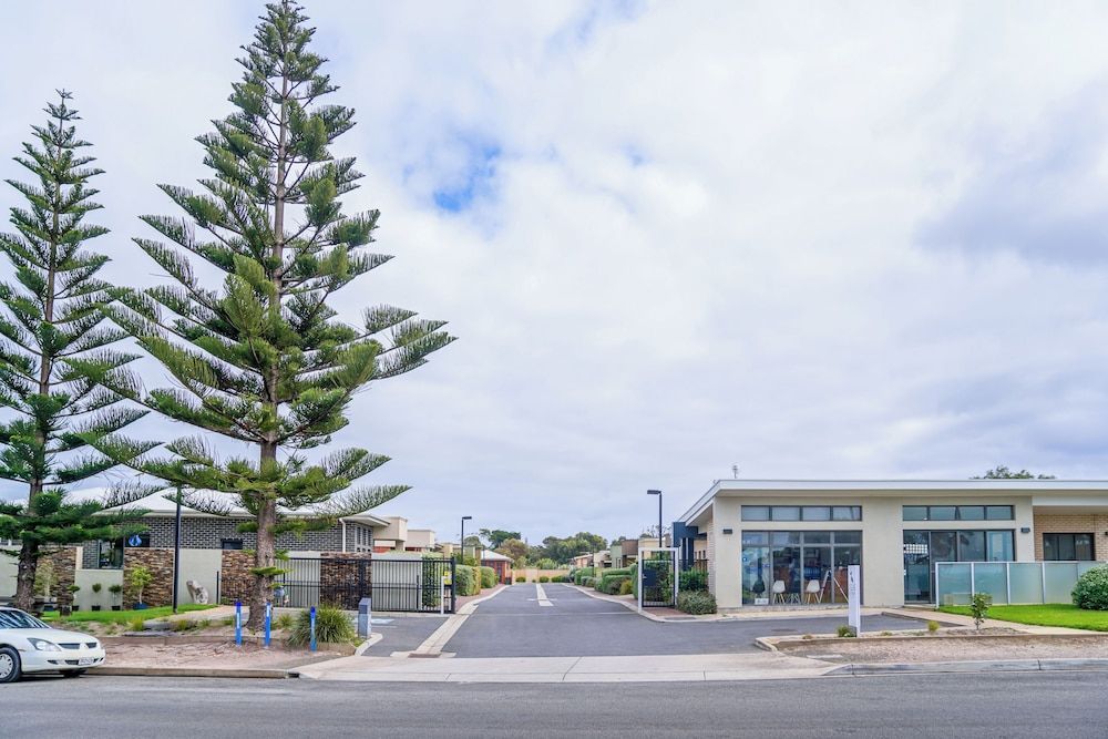 Villas on the Bay Kingscote 1