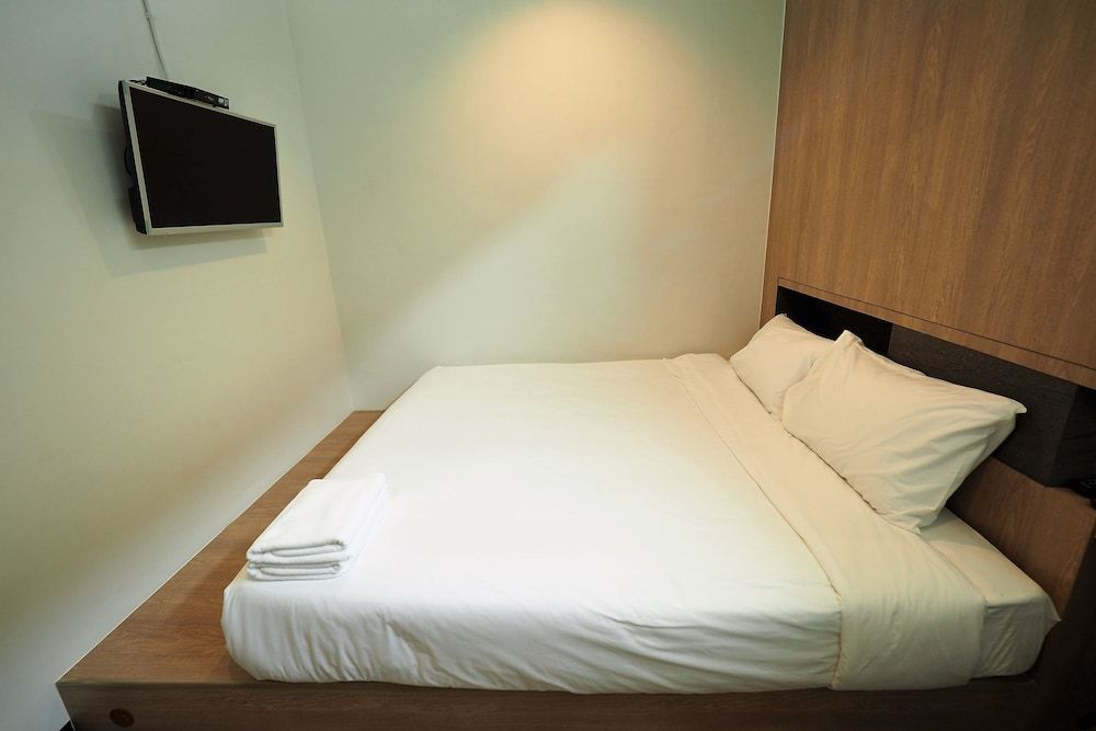 T Hostel at Victory Monument 1