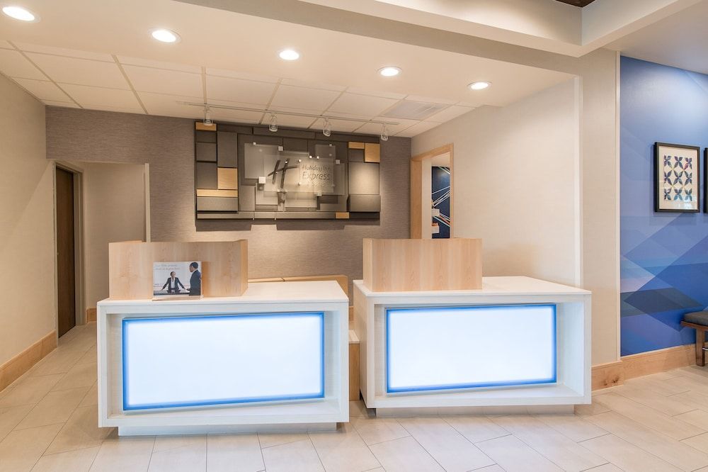 Holiday Inn Express & Suites COLUMBIA-I-26 @ HARBISON BLVD by IHG 2