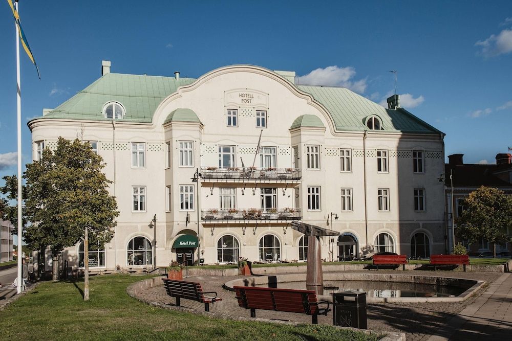 Home Hotel Post 1