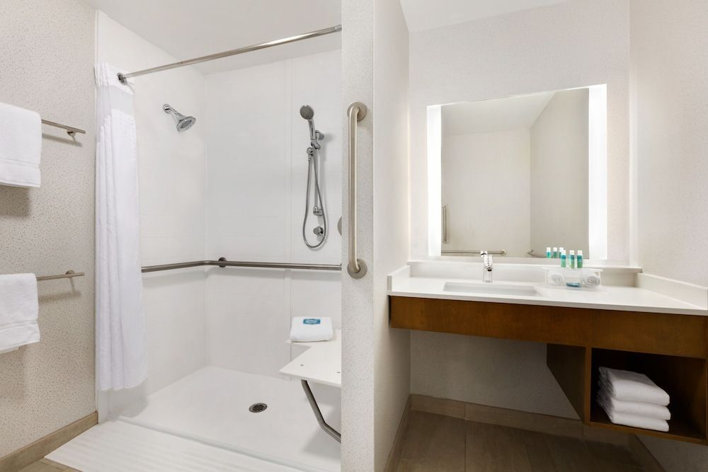 Holiday Inn Express & Suites SALISBURY by IHG 2