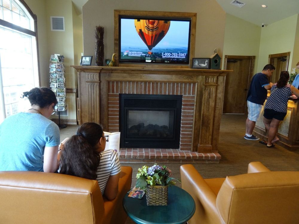 Bird-in-Hand Family Inn 2