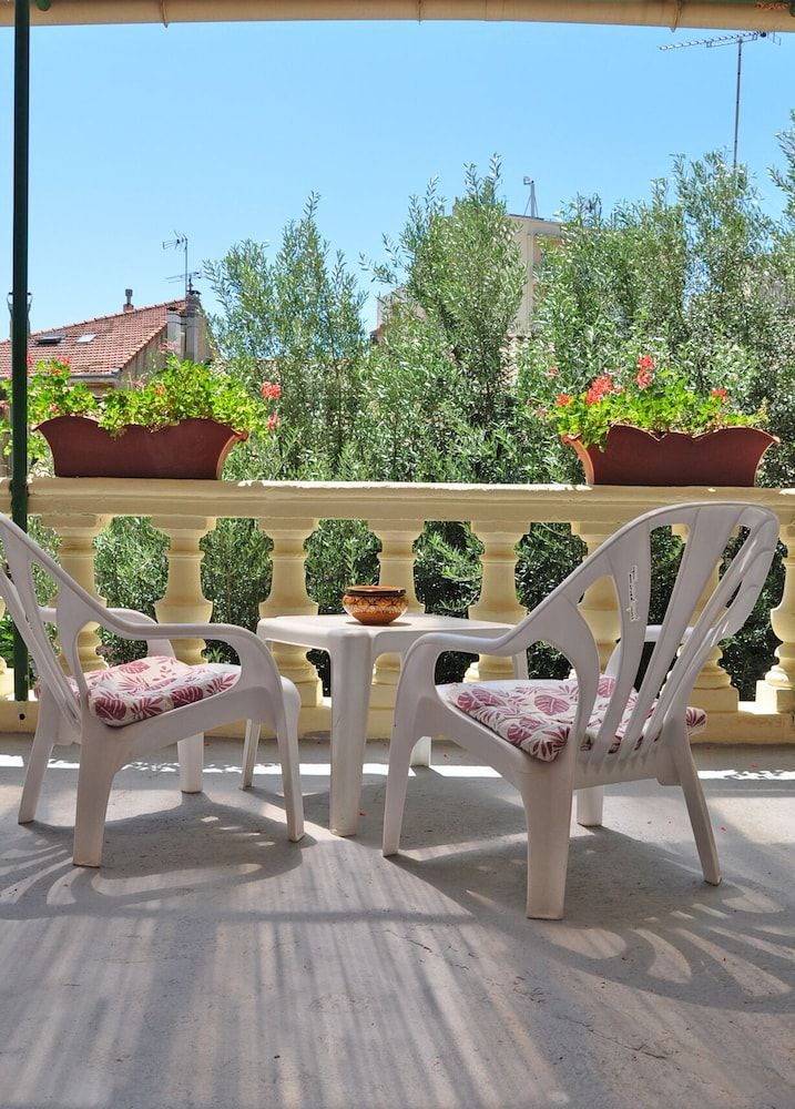 Hôtel Select 1