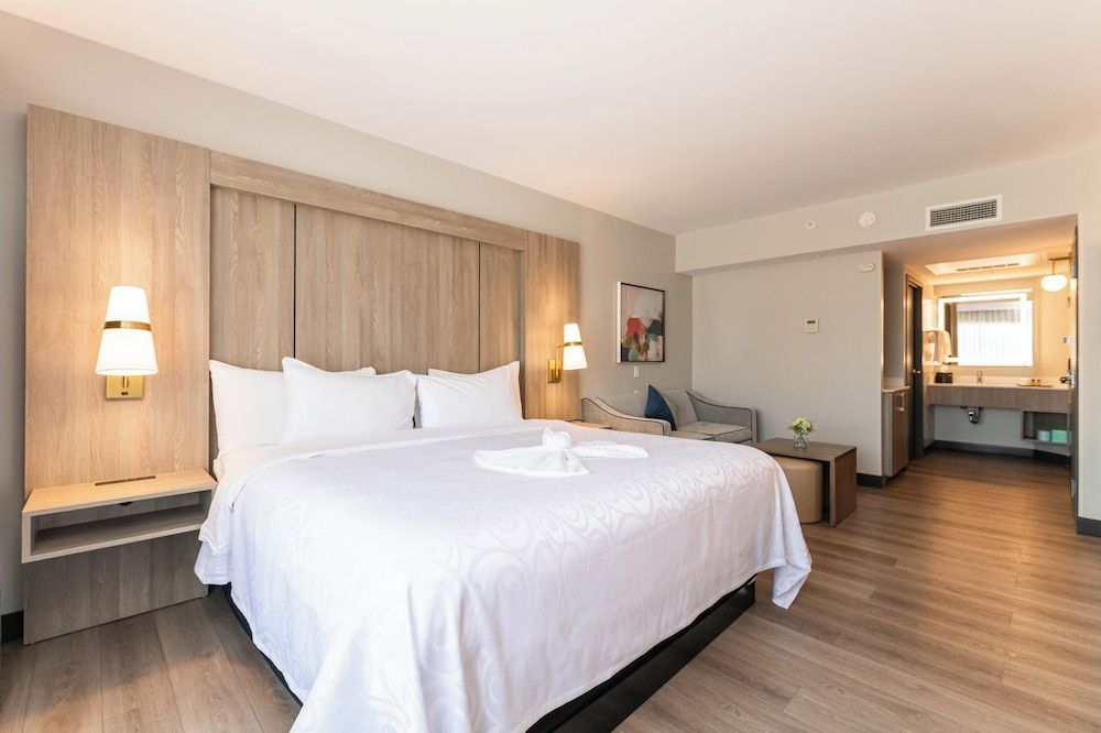 Best Western Plus Lamplighter Inn & Conference Centre 1