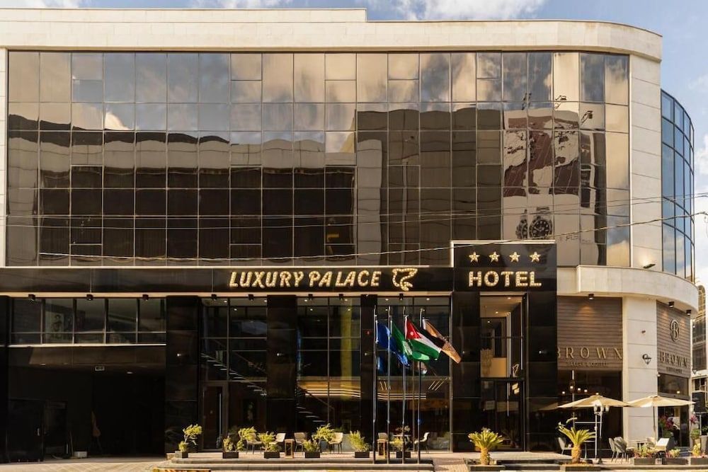 Luxury Palace Hotel 1