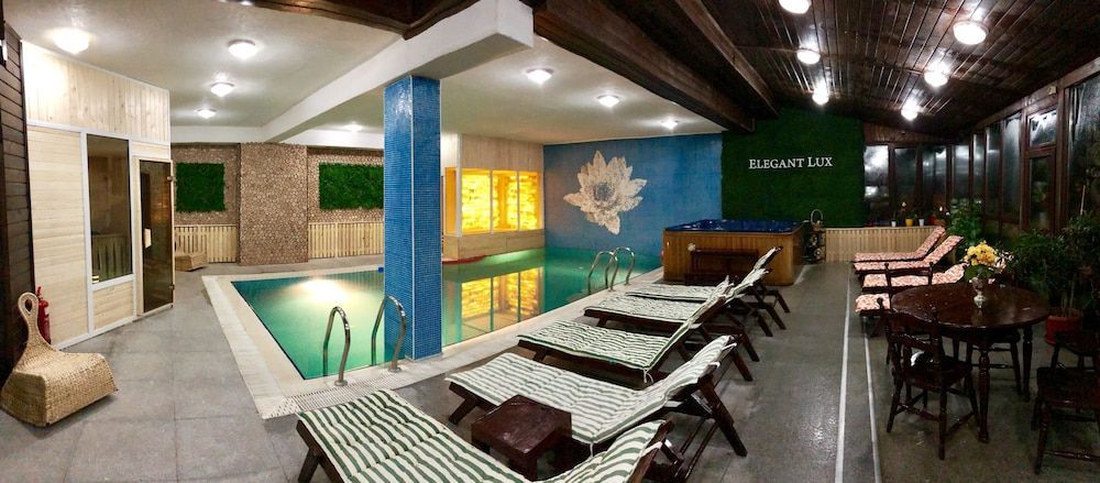 Elegant Lux Hotel 1